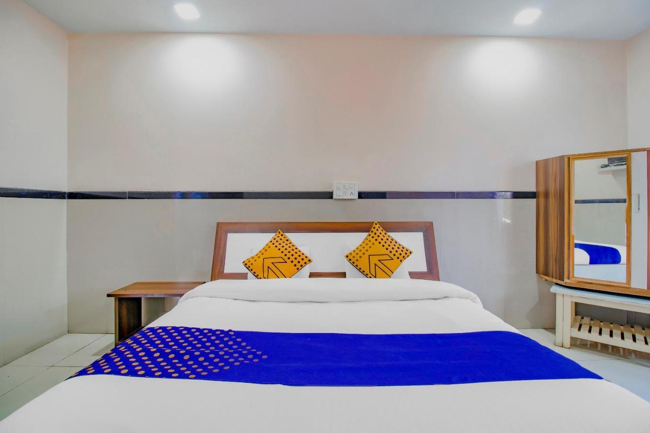Spot On Indirasagar Executive Hotel Kolhapur Buitenkant foto