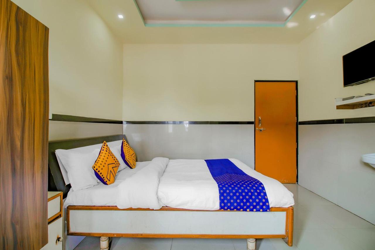 Spot On Indirasagar Executive Hotel Kolhapur Buitenkant foto