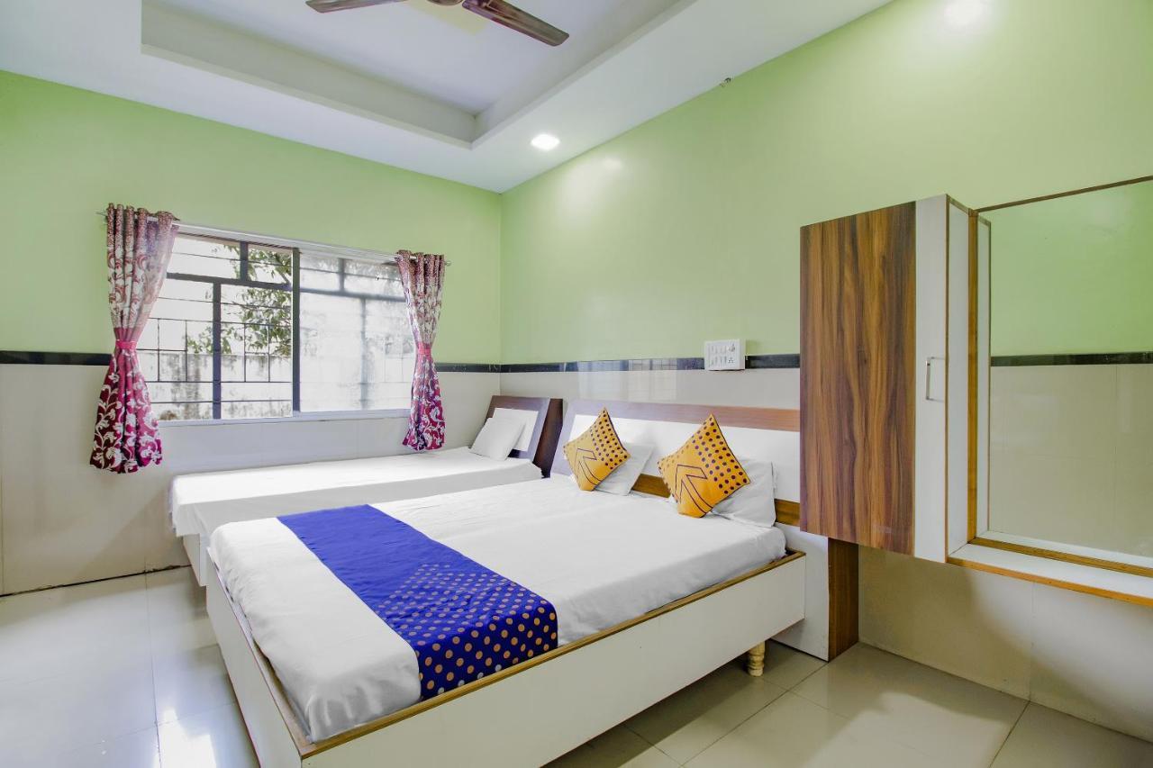 Spot On Indirasagar Executive Hotel Kolhapur Buitenkant foto