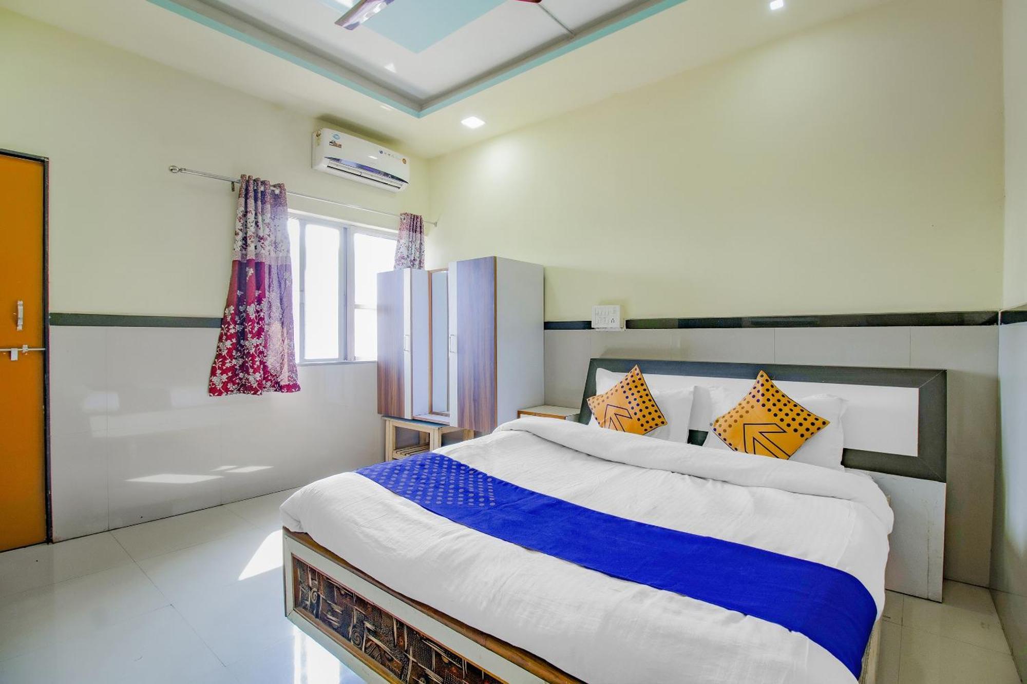 Spot On Indirasagar Executive Hotel Kolhapur Buitenkant foto