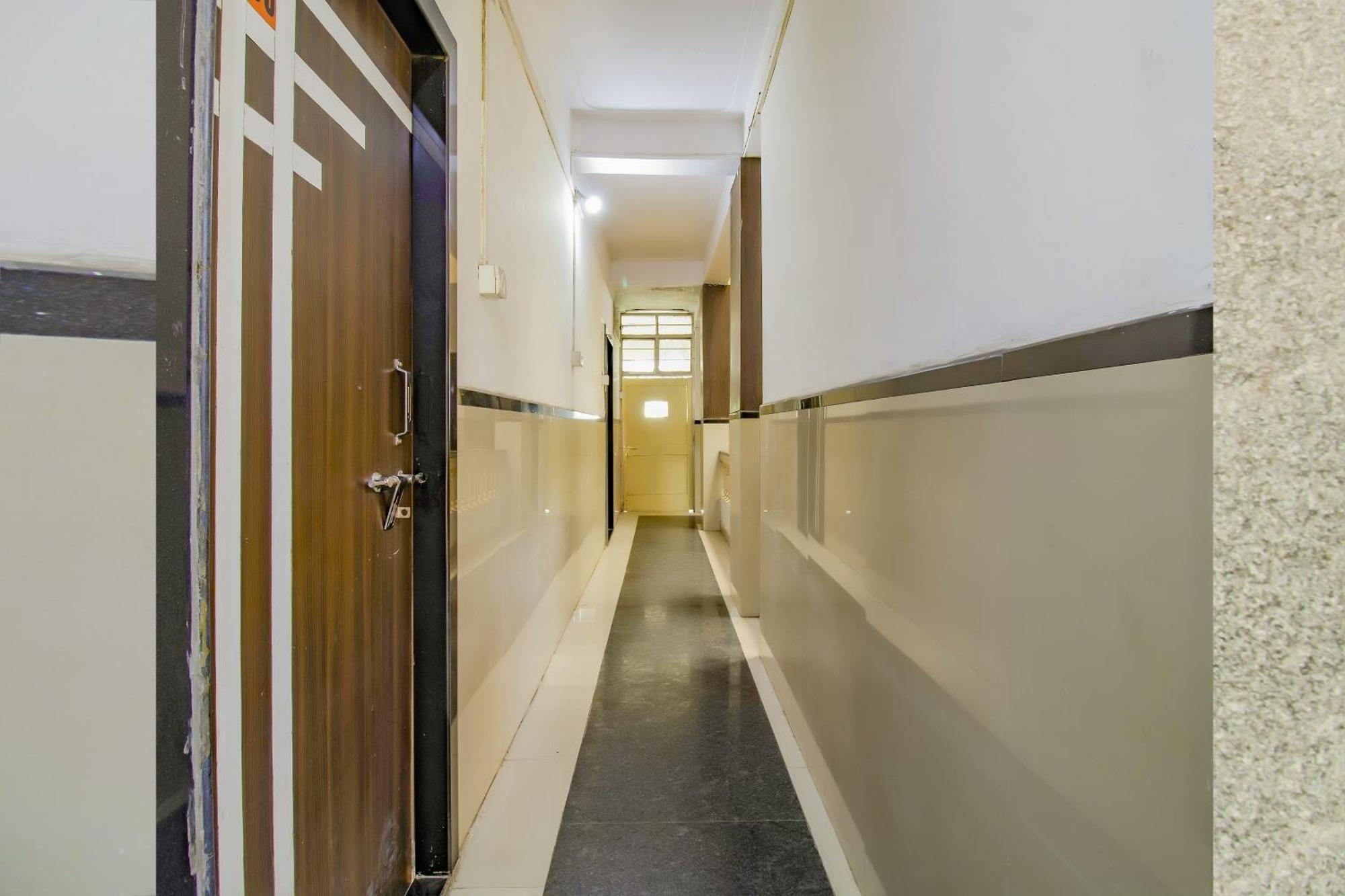 Spot On Indirasagar Executive Hotel Kolhapur Buitenkant foto