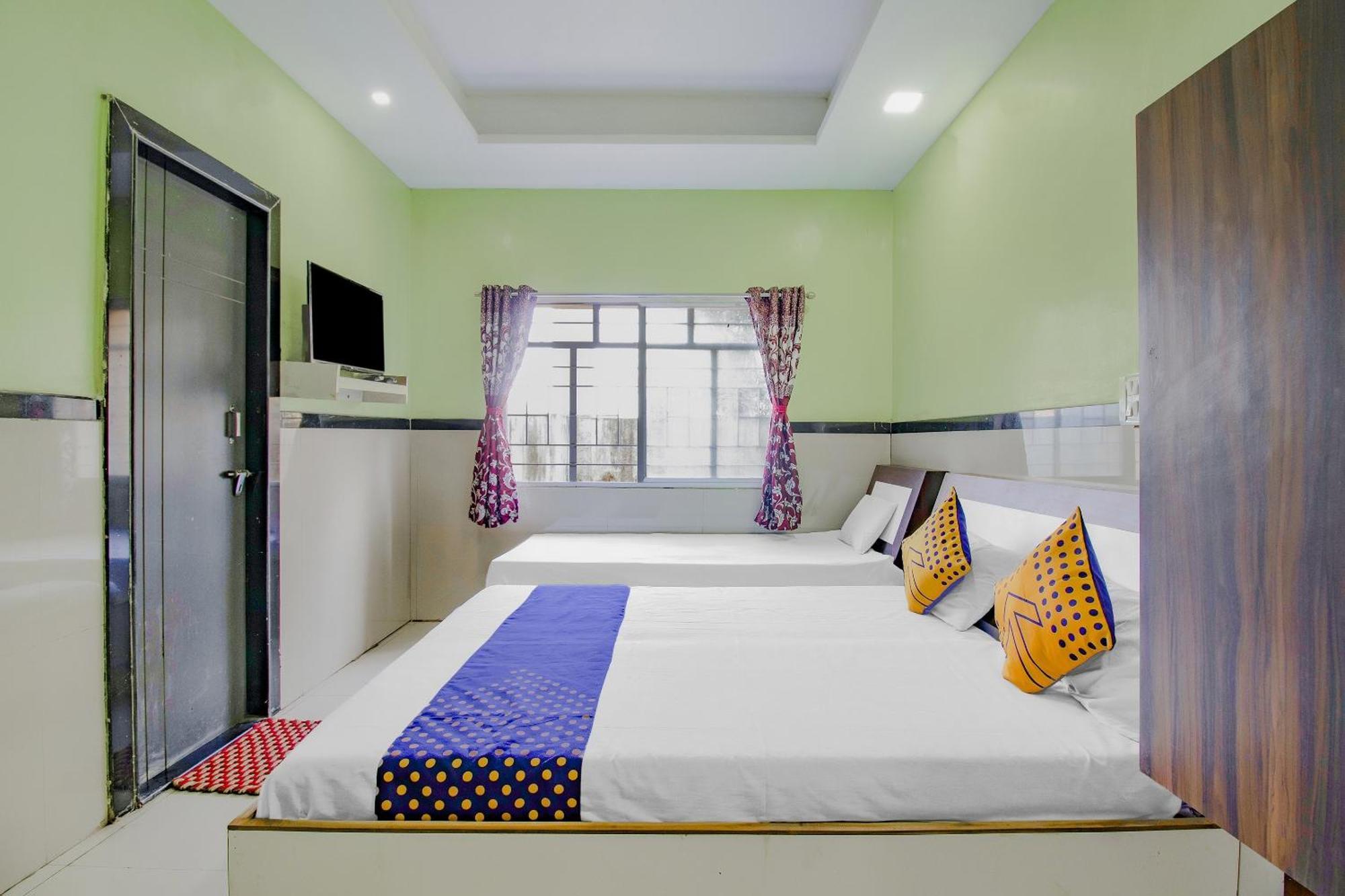 Spot On Indirasagar Executive Hotel Kolhapur Buitenkant foto