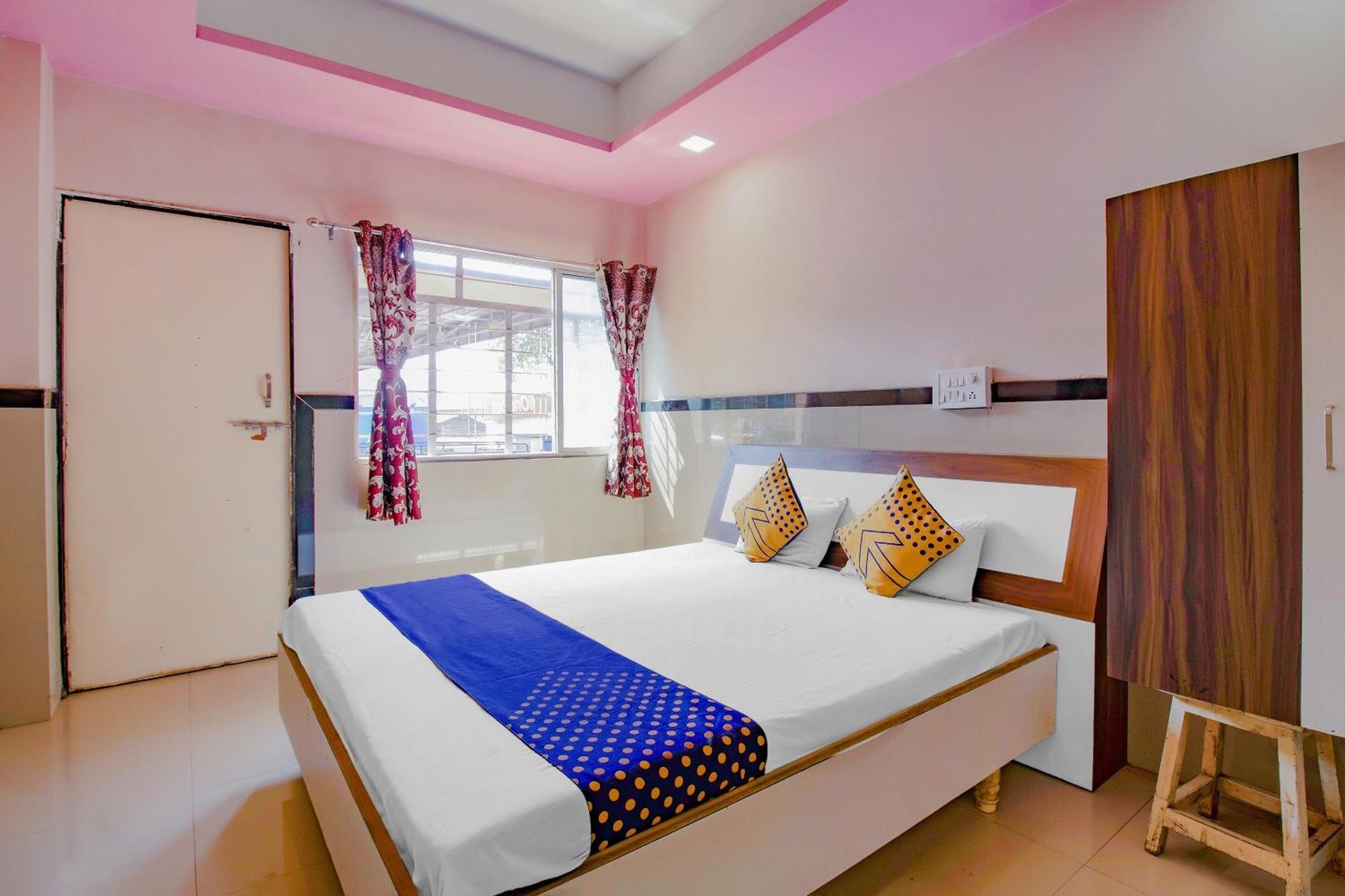 Spot On Indirasagar Executive Hotel Kolhapur Buitenkant foto